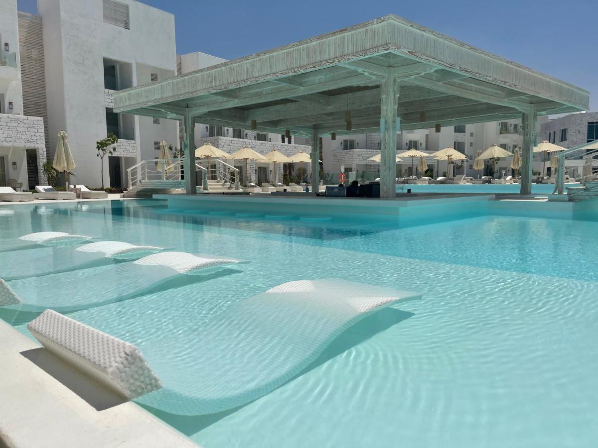 Tanoak Resort Ain Sukhna Luaran gambar The pool at the hotel