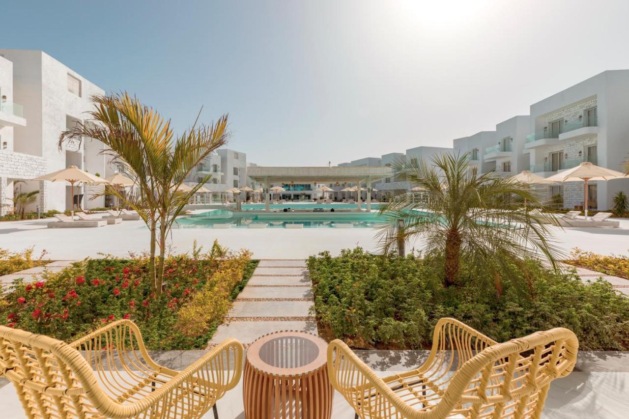 Tanoak Resort Ain Sukhna Luaran gambar The resort's pool